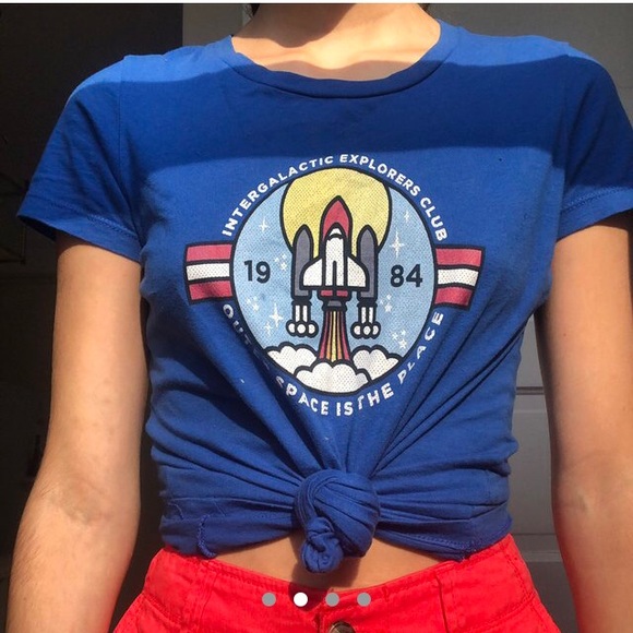 outer space 🪐 graphic tee❤️💙 - Picture 2 of 4